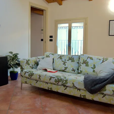Apartament Casa Viola, Deliziosa Mansarda In Centro Storico